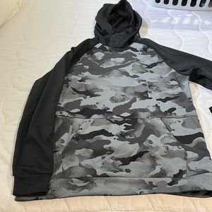 Nike drifit standard fit hooded sweatshirt